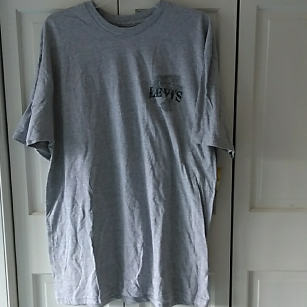 Men's Levi's T-shirt